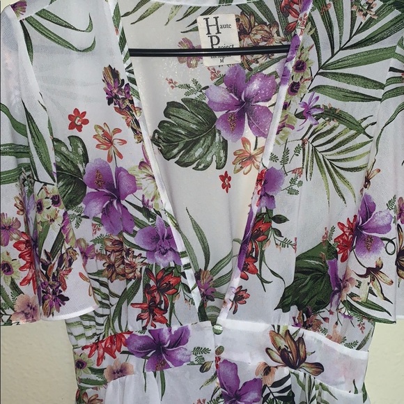 Beautiful tropical cover up - Picture 3 of 3